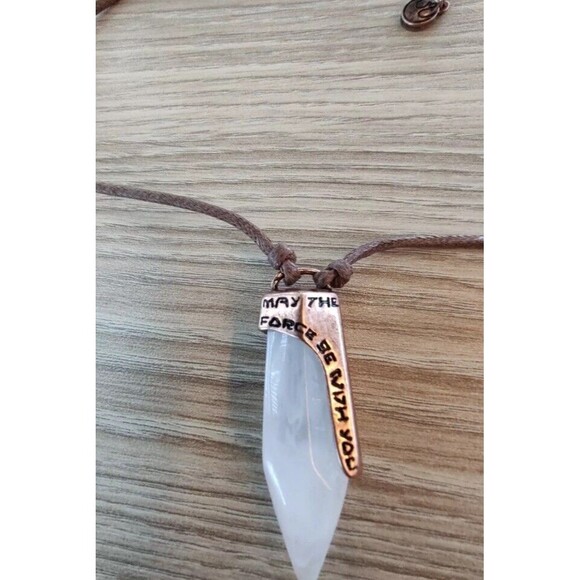 Disney Parks Kyber Crystal Necklace White Star Wars Galaxy’s Edge NEW - Picture 2 of 3